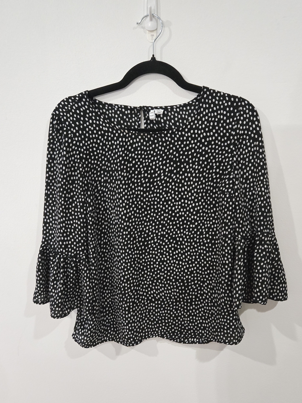 Elle Black Sz Xs White Polka Dot Ruffle Sleeve Blouse